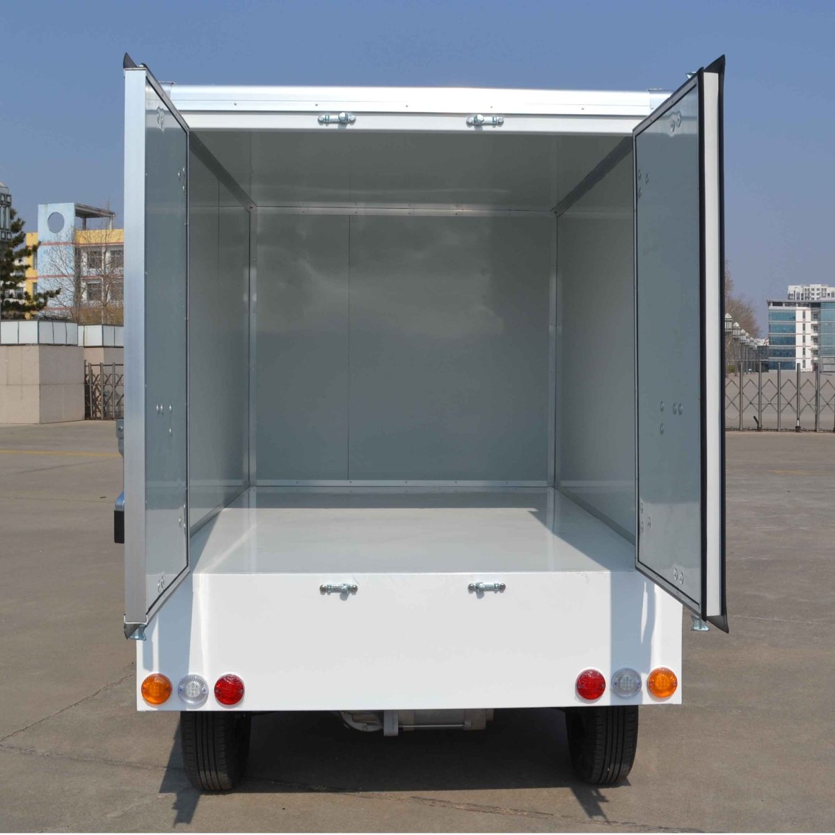 2-Seater Electric Food Delivery Cart – 48V/72V with Insulated Cargo Box | EPURA-FDC 1T - Epura EV